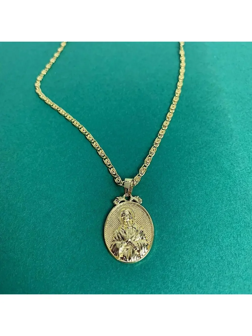 Y2K Style Gold Jesus Circle Pendant Necklace Unisex